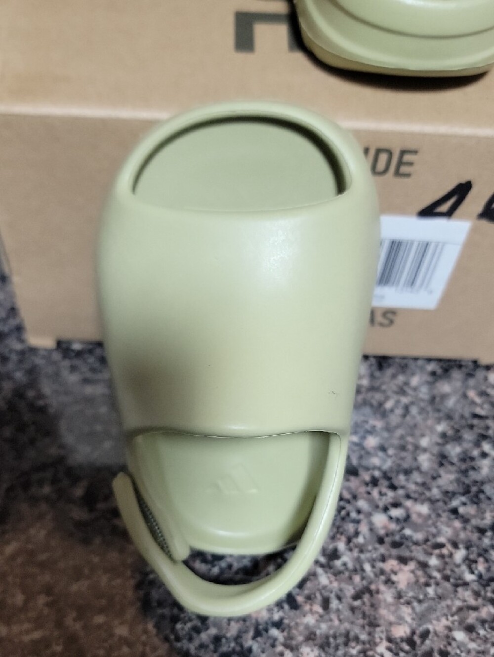 Adidas Infant Yeezy Slide Size 4k - Picture 14 of 15